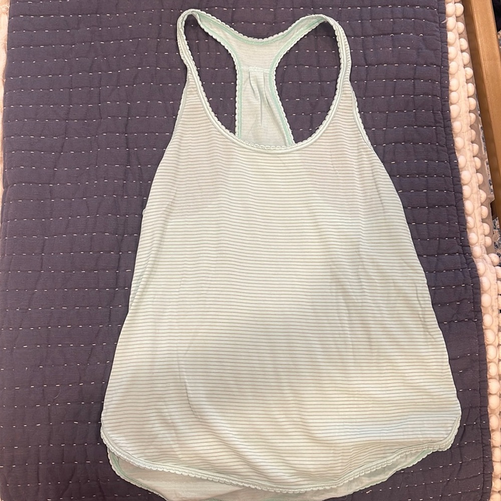 Lululemon tank